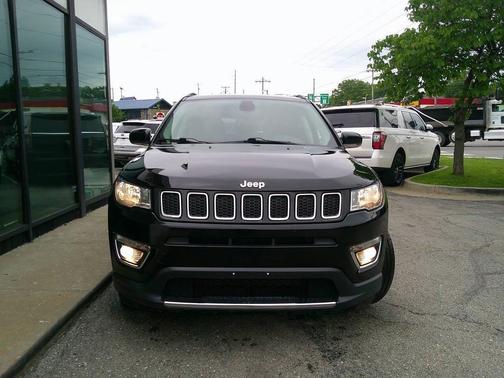 Diamond Black Crystal Pearlcoat 2020 Jeep Compass Limited