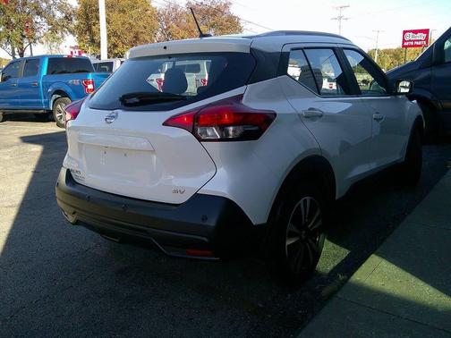 2020 Nissan Kicks SV