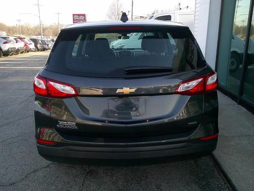 Mosaic Black Metallic 2021 Chevrolet Equinox LS
