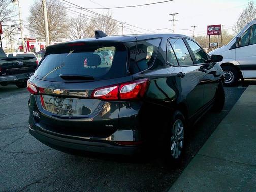 Mosaic Black Metallic 2021 Chevrolet Equinox LS