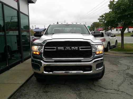 2019 RAM 3500 Tradesman Regular Cab 4x4 8' Box