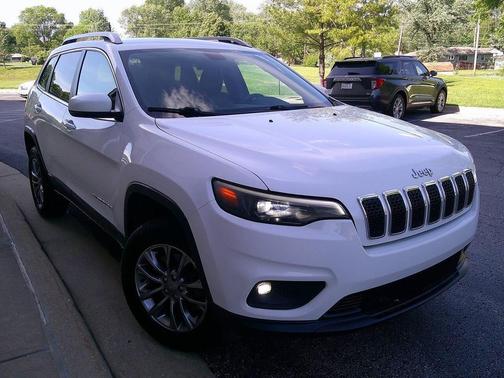 Bright White Clear Coat 2019 Jeep Cherokee Latitude Plus