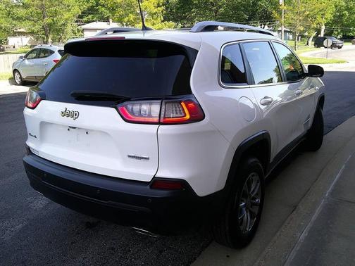 Bright White Clear Coat 2019 Jeep Cherokee Latitude Plus