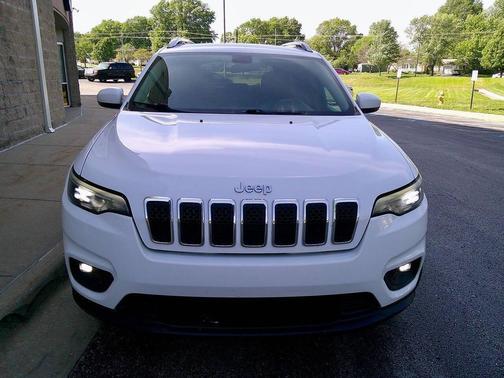 Bright White Clear Coat 2019 Jeep Cherokee Latitude Plus