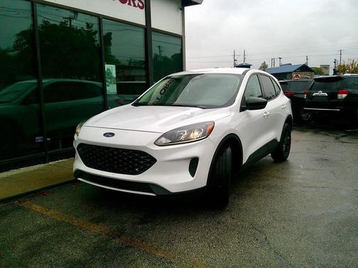 2020 Ford Escape SE