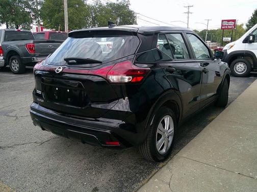 2021 Nissan Kicks S