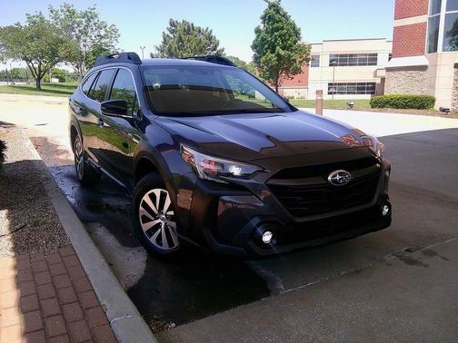 Magnetite Gray Metallic 2023 Subaru Outback Premium