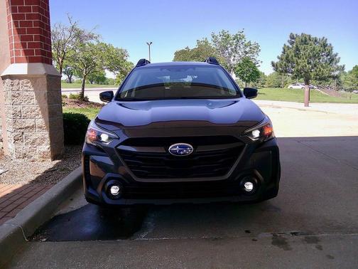 Magnetite Gray Metallic 2023 Subaru Outback Premium