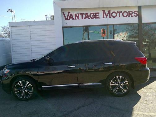 2017 Nissan Pathfinder Platinum