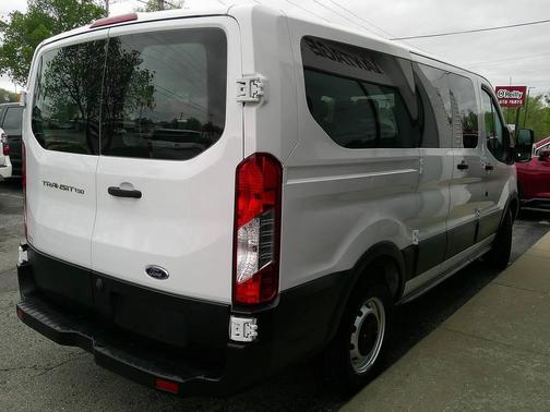 Oxford White 2017 Ford Transit-150 XL
