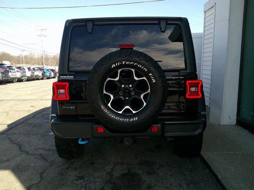 Black Clear Coat 2023 Jeep Wrangler Rubicon