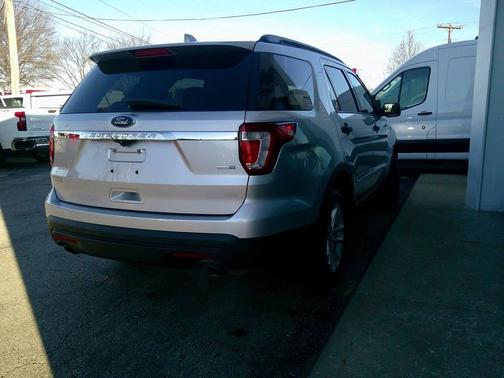 2016 Ford Explorer Base