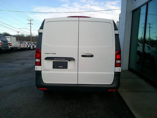 2020 Mercedes-Benz Metris Base