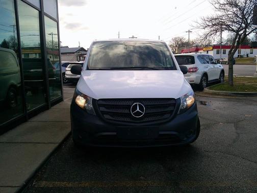 2020 Mercedes-Benz Metris Base