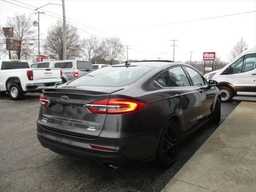 2020 Ford Fusion SE