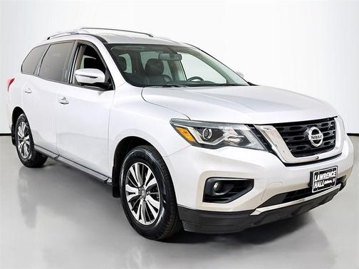 2017 Nissan Pathfinder SL