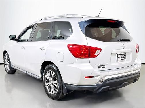 2017 Nissan Pathfinder SL