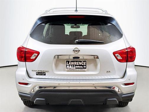 2017 Nissan Pathfinder SL