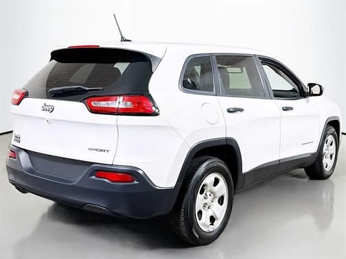 2016 Jeep Cherokee Sport