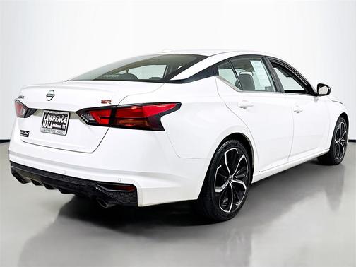 2023 Nissan Altima SR FWD