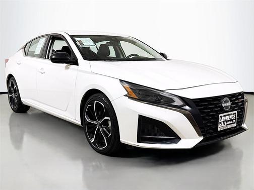 2023 Nissan Altima SR FWD