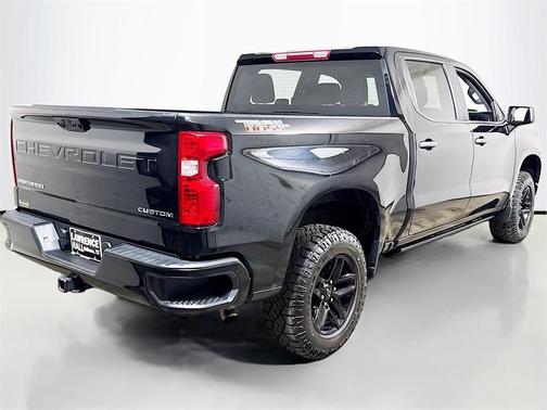 2022 Chevrolet Silverado 1500 Custom Trail Boss