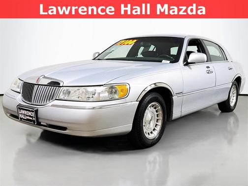 2002 Lincoln Town Car Executive