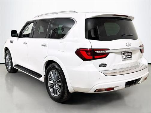 2022 INFINITI QX80 Luxe