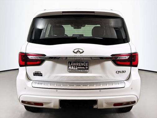 2022 INFINITI QX80 Luxe