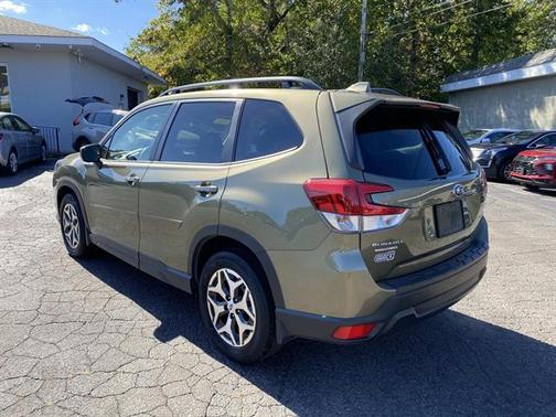 2023 Subaru Forester Premium
