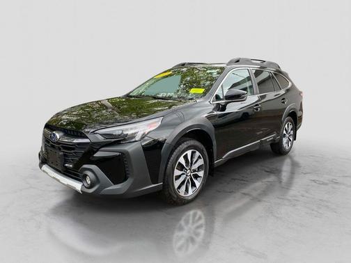 Crystal Black Silica 2024 Subaru Outback Limited