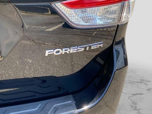 Crystal Black Silica 2023 Subaru Forester Limited