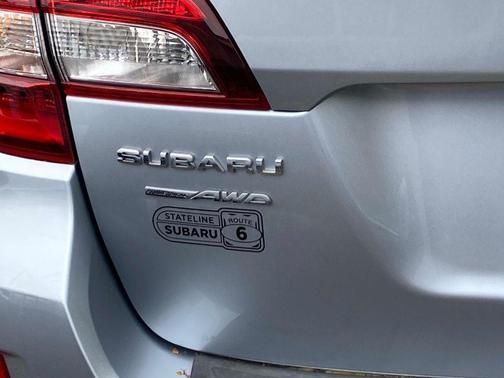 Ice Silver Metallic 2016 Subaru Outback 2.5i Limited