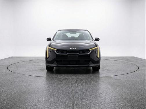 Aurora Black Pearl 2025 Kia K4 LXS