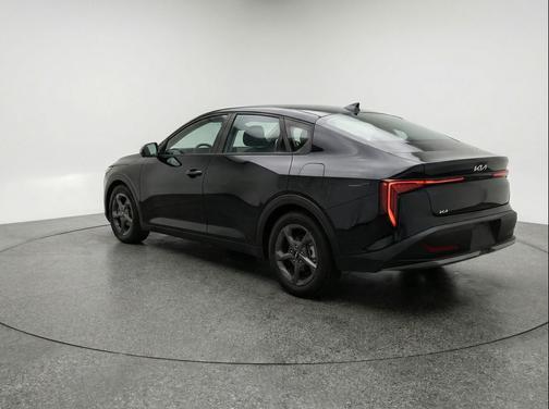 Aurora Black Pearl 2025 Kia K4 LXS