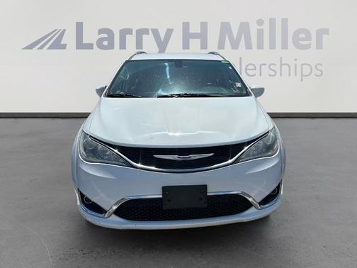 2020 Chrysler Pacifica Touring-L
