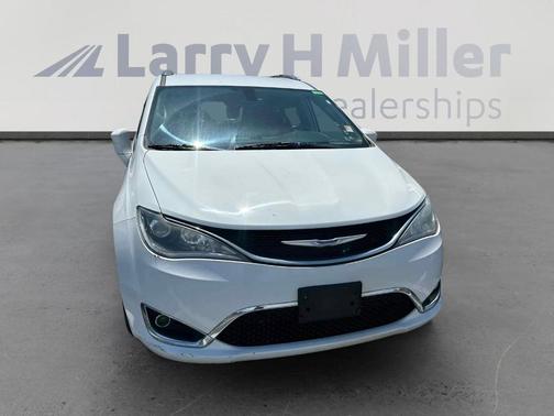 2020 Chrysler Pacifica Touring-L