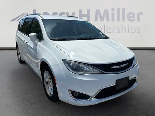 2020 Chrysler Pacifica Touring-L