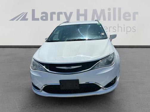 2020 Chrysler Pacifica Touring-L