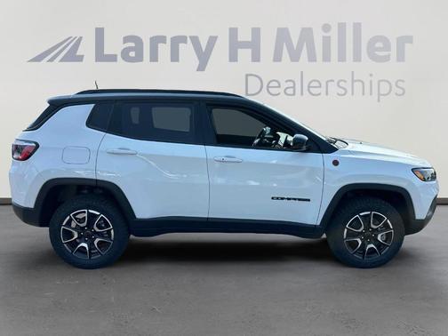 2025 Jeep Compass Trailhawk