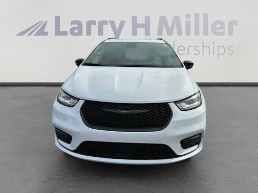 2025 Chrysler Pacifica Hybrid Select