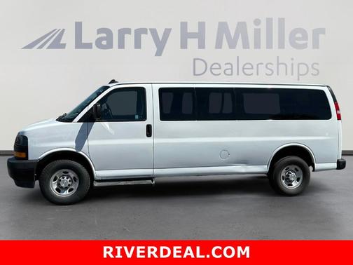 2022 Chevrolet Express 3500 LS