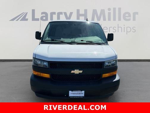 2022 Chevrolet Express 3500 LS