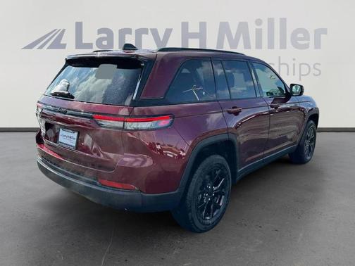 2025 Jeep Grand Cherokee Laredo