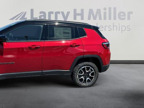 2025 Jeep Compass Trailhawk