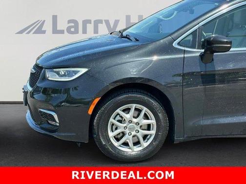 2021 Chrysler Pacifica Touring-L