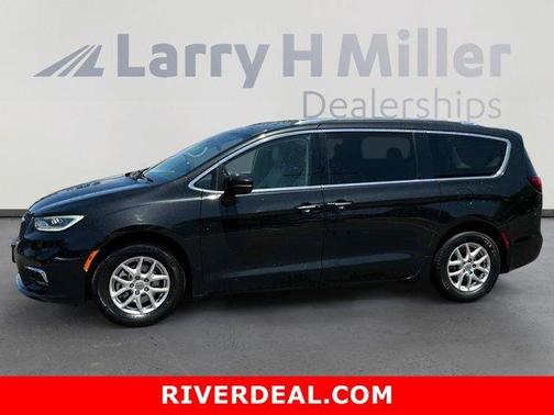 2021 Chrysler Pacifica Touring-L