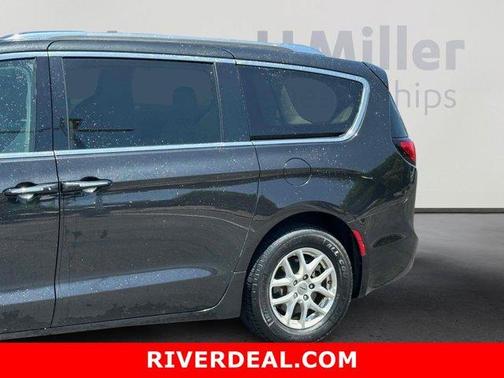 2021 Chrysler Pacifica Touring-L