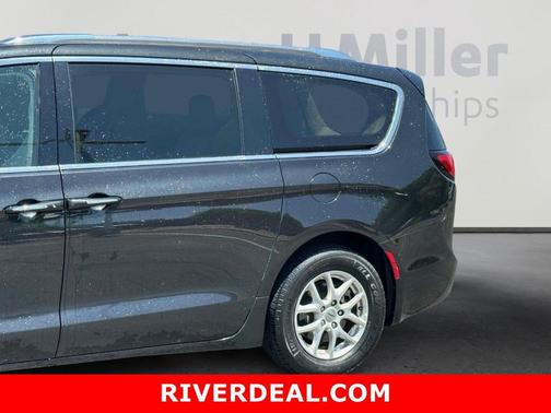 2021 Chrysler Pacifica Touring-L