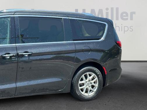 2021 Chrysler Pacifica Touring-L